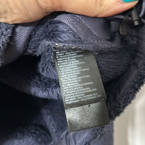 The North Face Women's Light Fury Dark Purple Jacket ~Medium - Picture 3 of 5